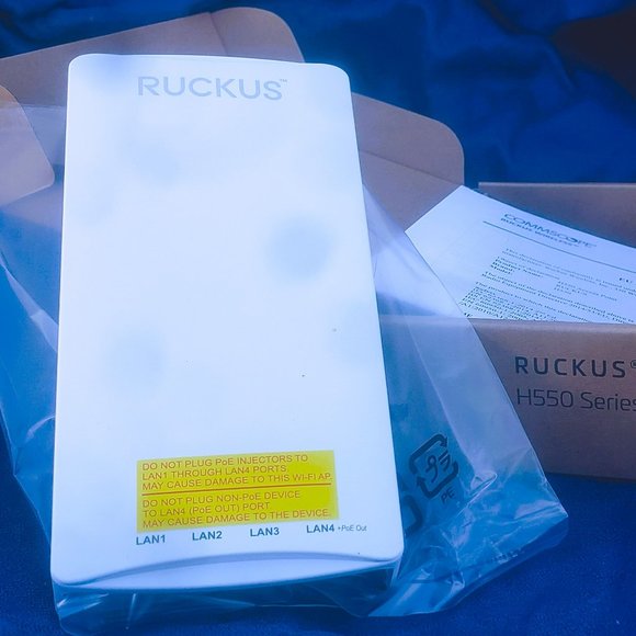 Ruckus Wireless Access Point - Picture 4 of 5